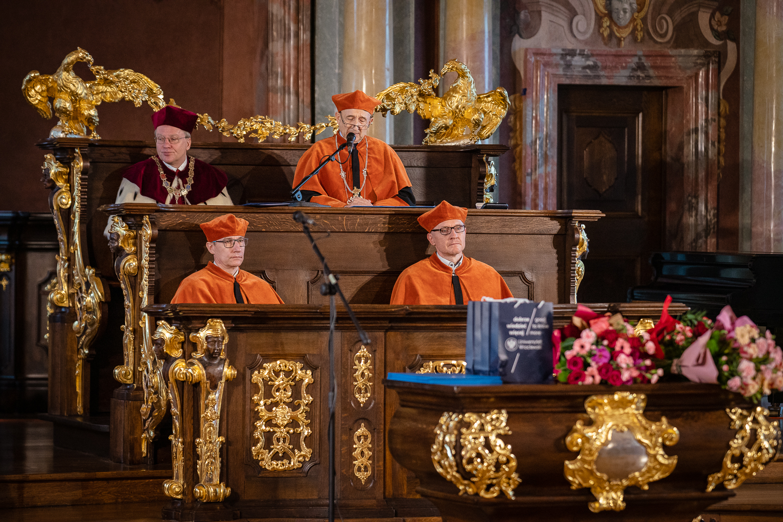 grupa ludzi, Aula Leopoldyńska