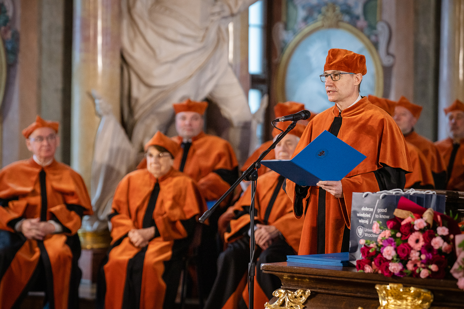 grupa ludzi, Aula Leopoldyńska