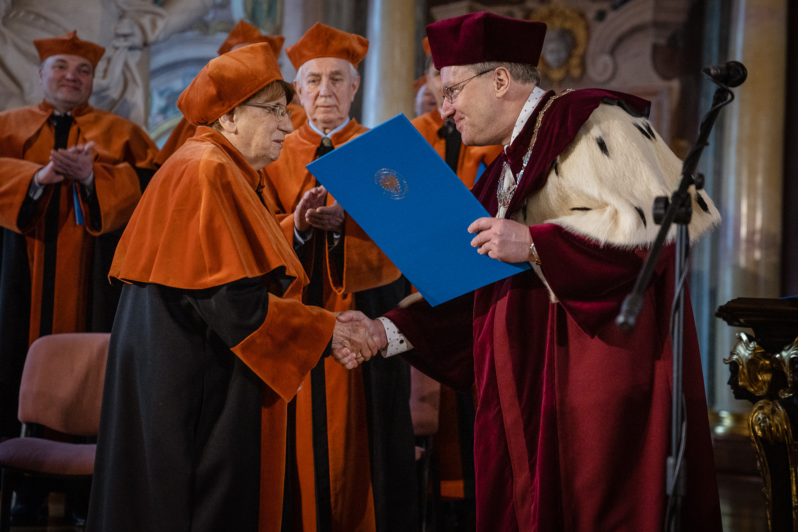 grupa ludzi, Aula Leopoldyńska