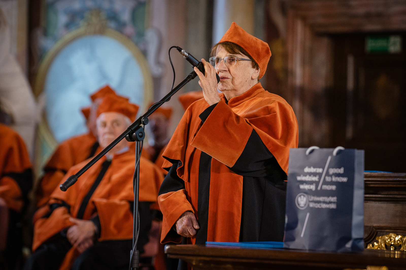 grupa ludzi, Aula Leopoldyńska