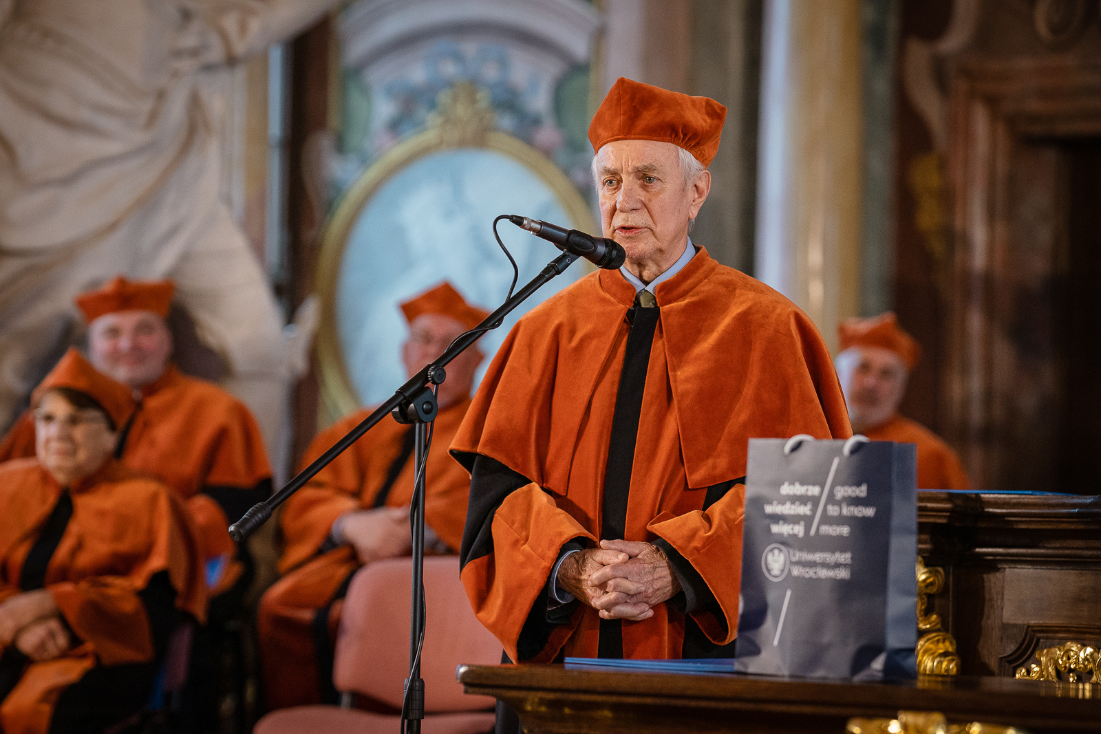 grupa ludzi, Aula Leopoldyńska