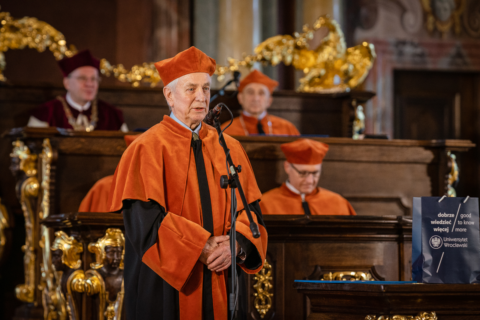 mężczyzna w średnium wieku