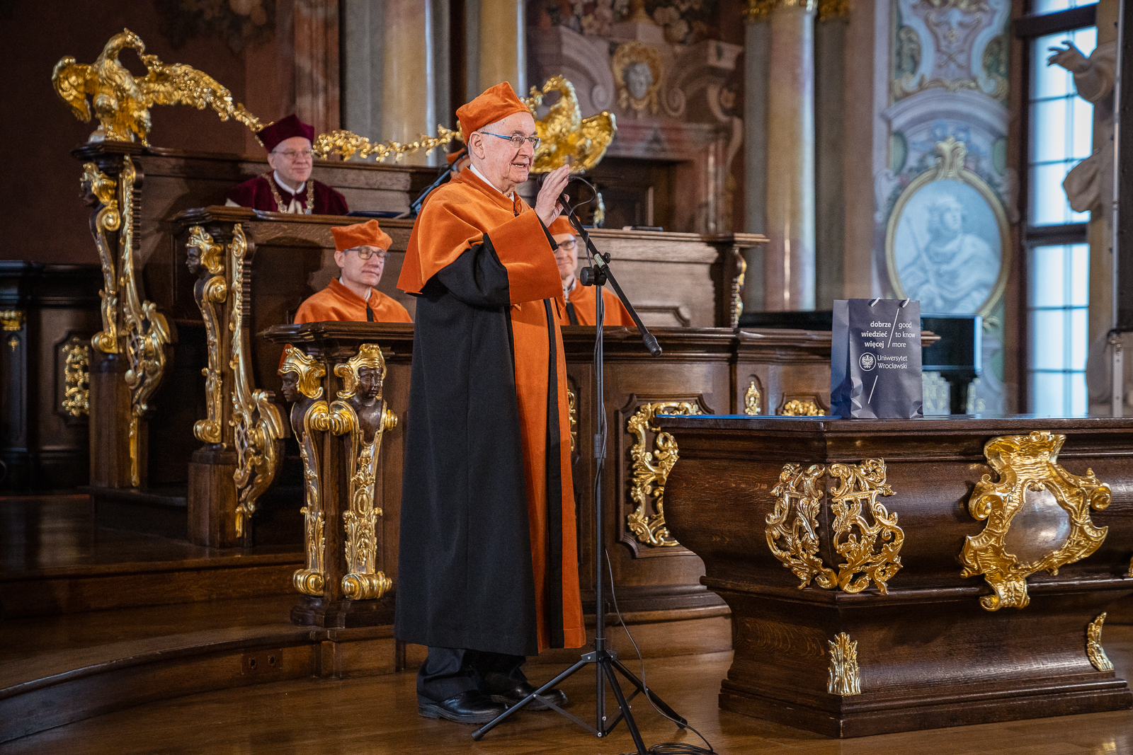 mężczyzna w średnium wieku