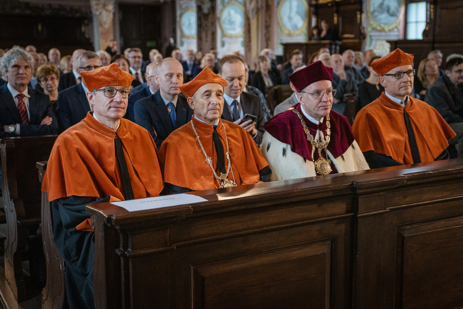 grupa ludzi, Aula Leopoldyńska