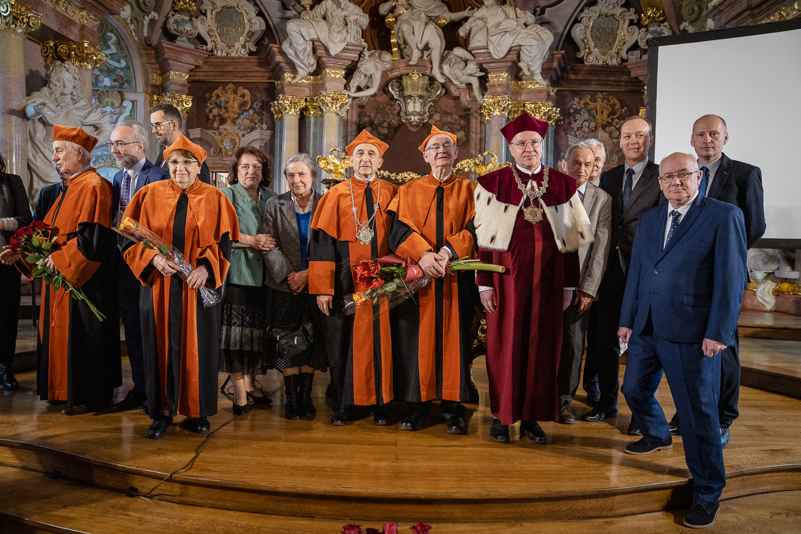 grupa ludzi, Aula Leopoldyńska