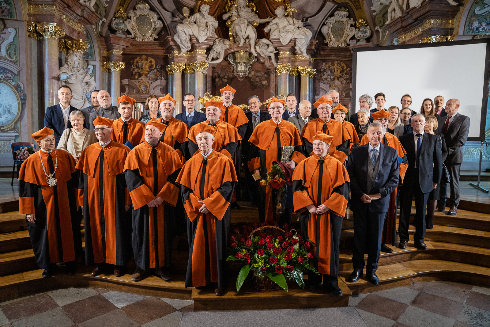grupa ludzi, Aula Leopoldyńska
