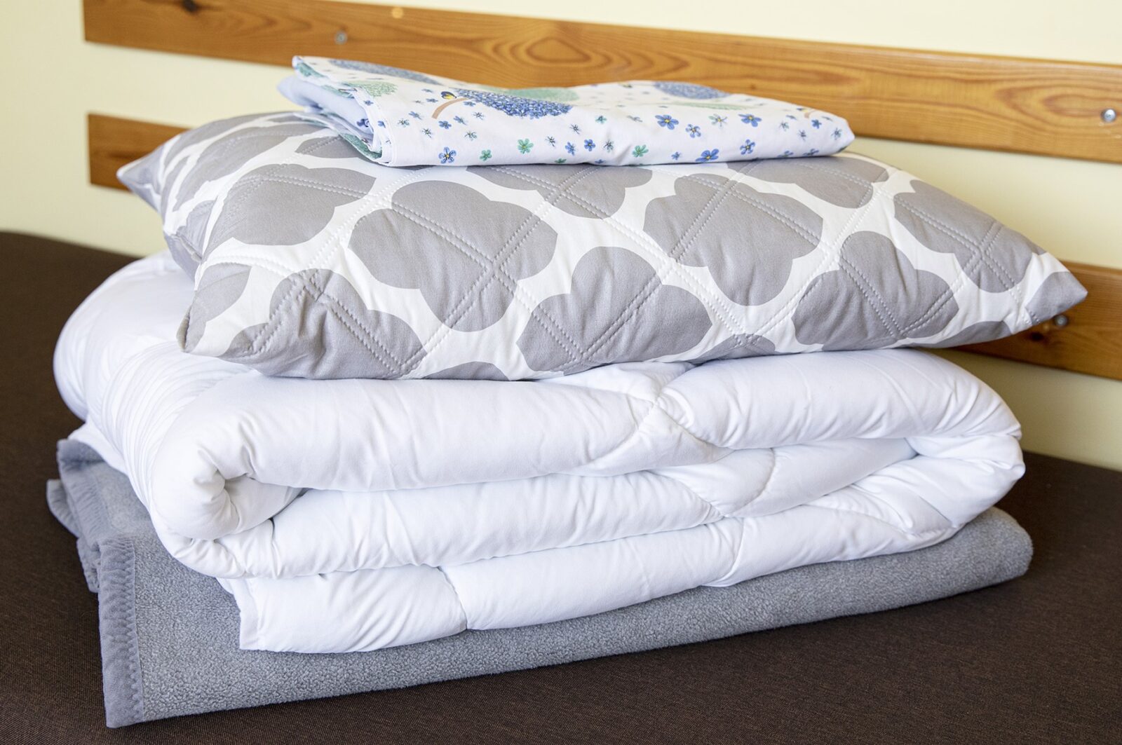 quilt, pillow,blanket