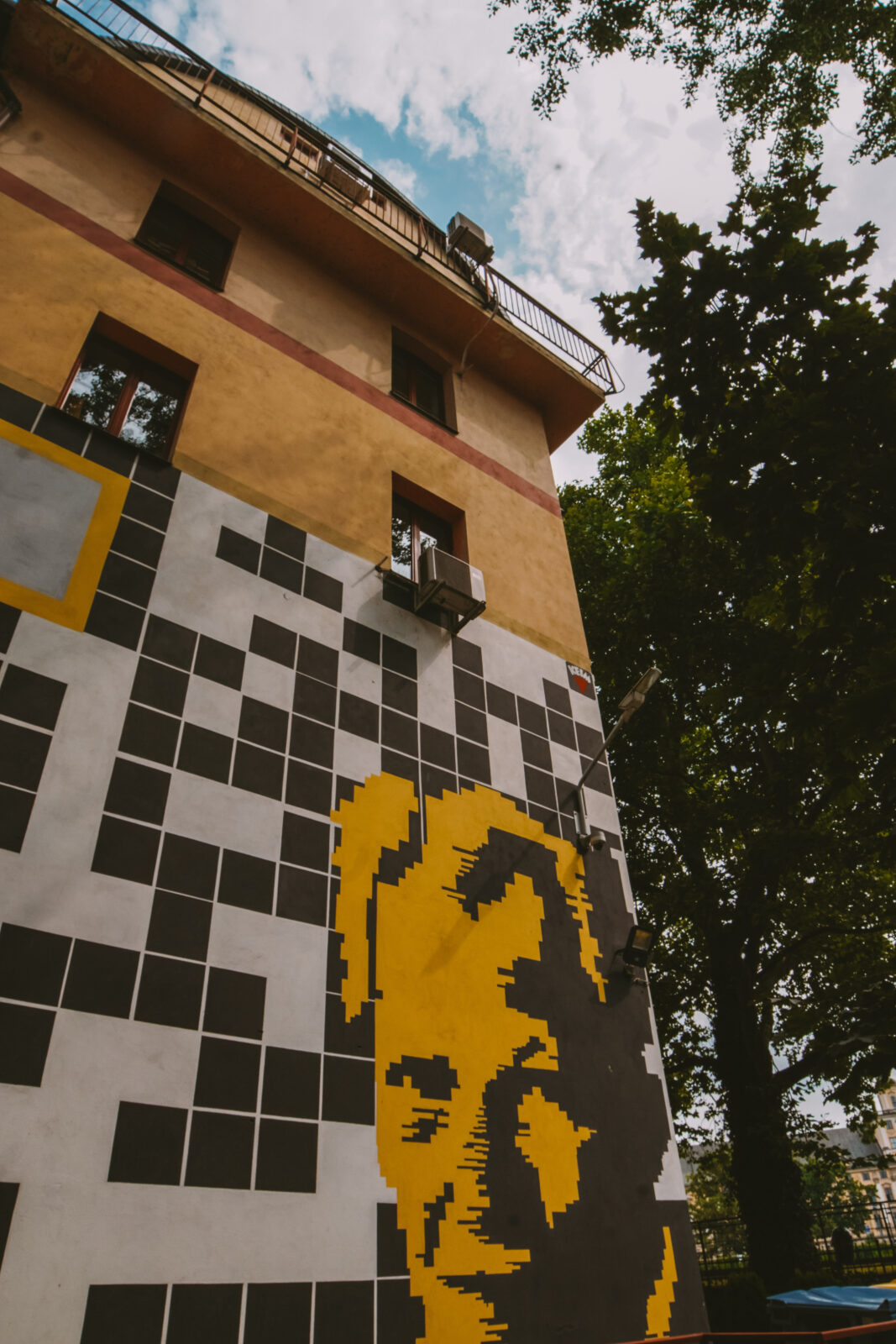 Budynek z grafiti