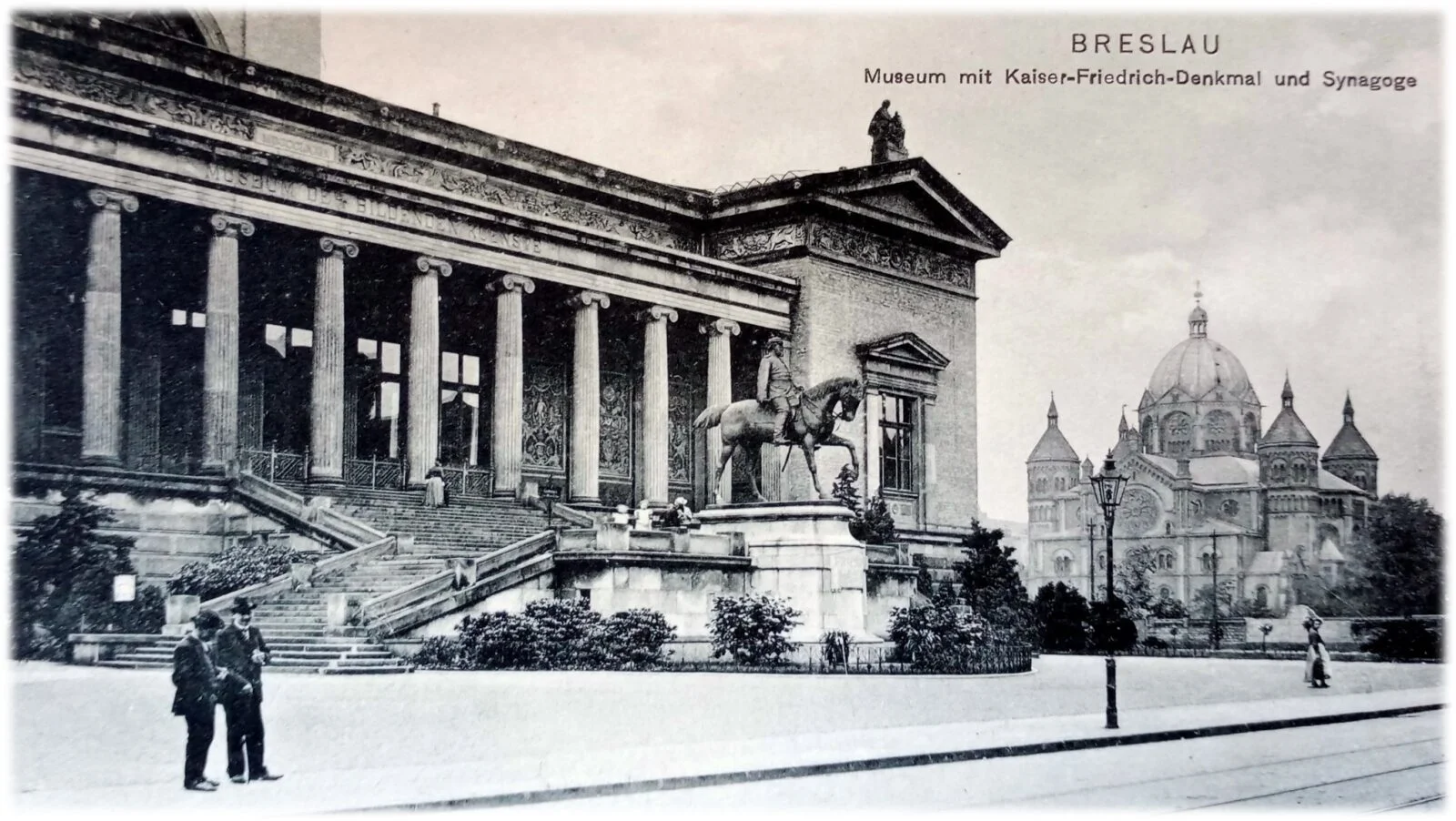 Muzeum - fotografia czarno-biała