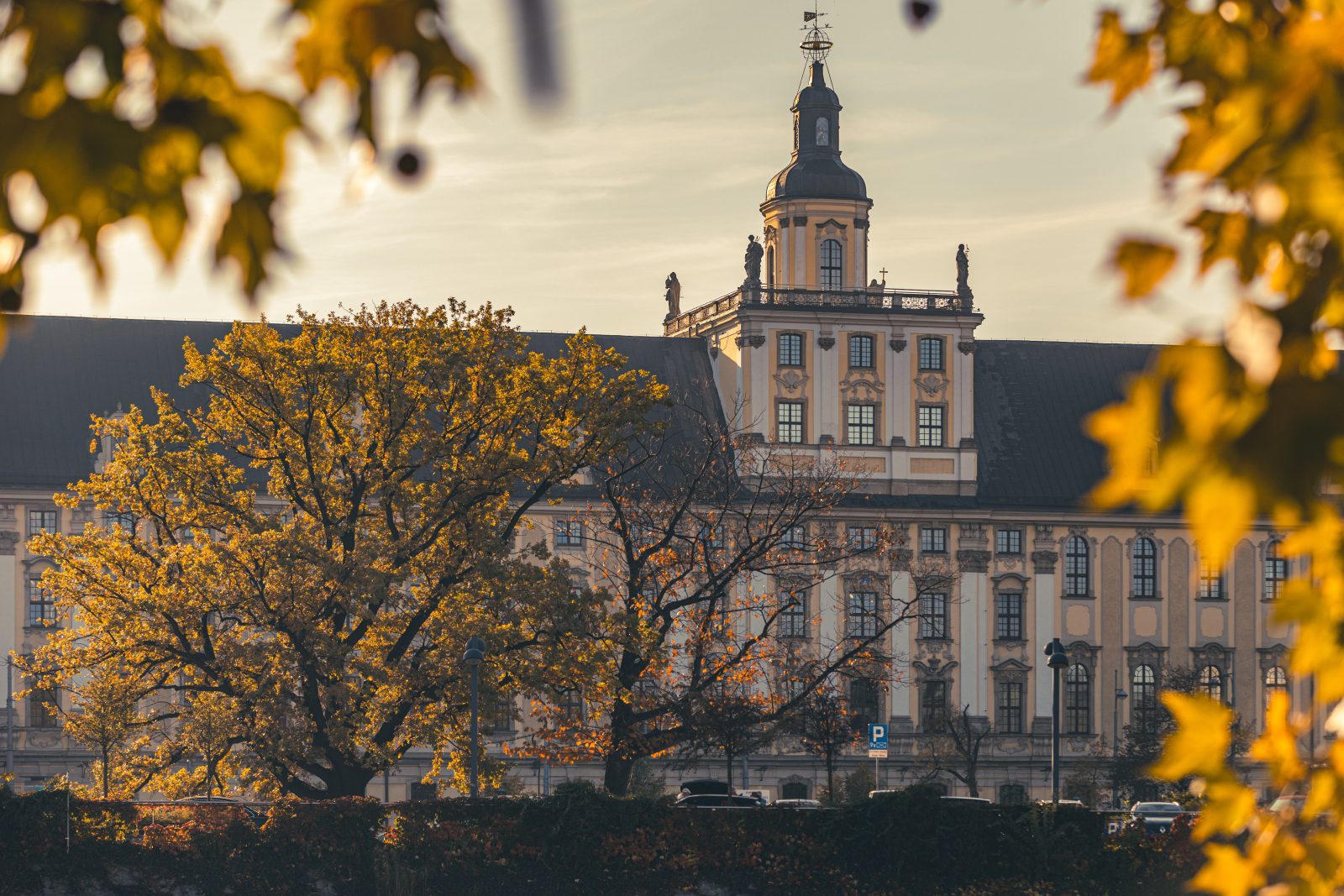barokowy budynek gmachu głównego uczelni