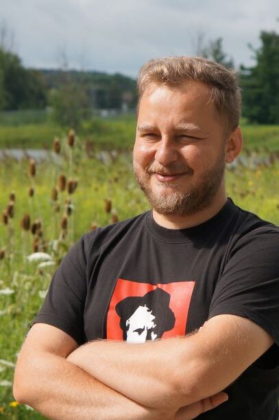Z Opus 26 na badania „Zarządzanie reputacją a umiejętność skutecznej aplikacji modeli normatywnych w podejmowaniu decyzji” - dr hab. prof. UWr Michał Białek otrzyma 1 627 425,00 zł.