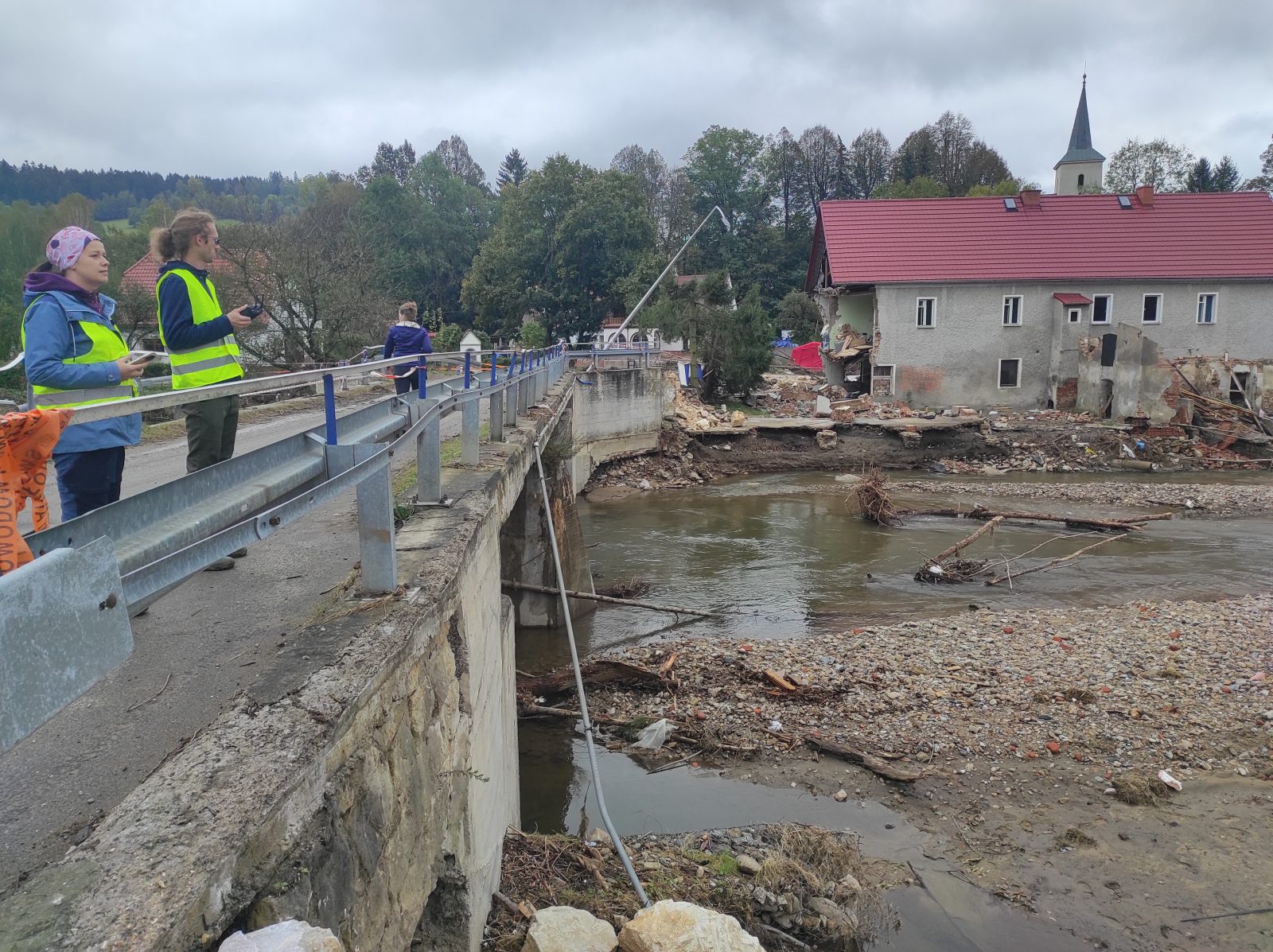 nawigacja UAV i obserwacje naziemne w Radochowie;