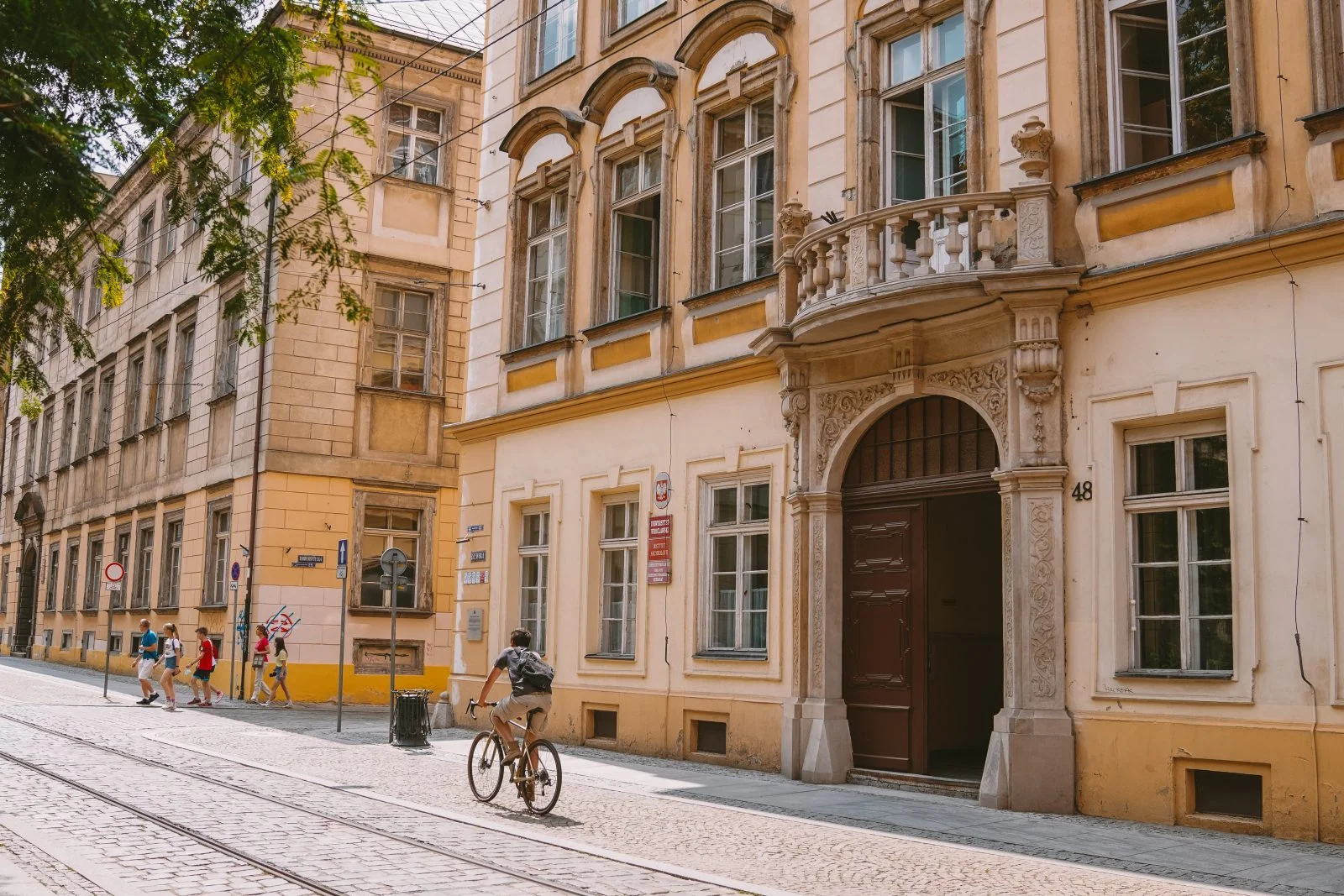 Zdjęcie przedstawia siedzibę Instytutu Archeologii.