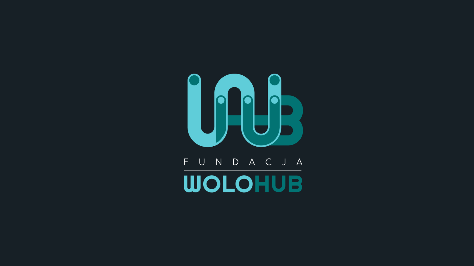 czarne tło, na środku niebieskie litery W i B, pod spodem biały napis "FUNDACJA", pod nim napis "WOLOHUB"