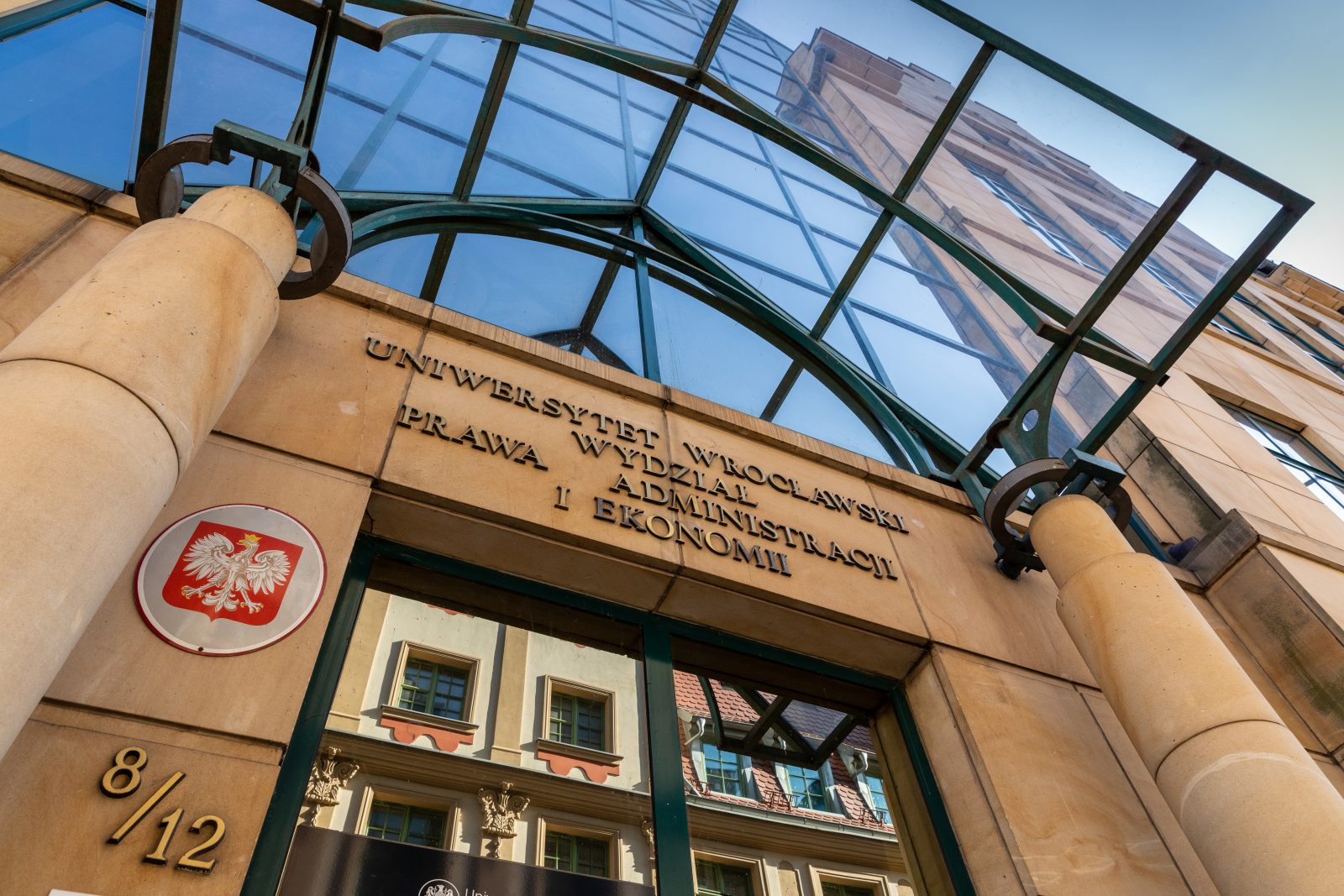 zdjęcie przedstawiające budynek wydziału prawa