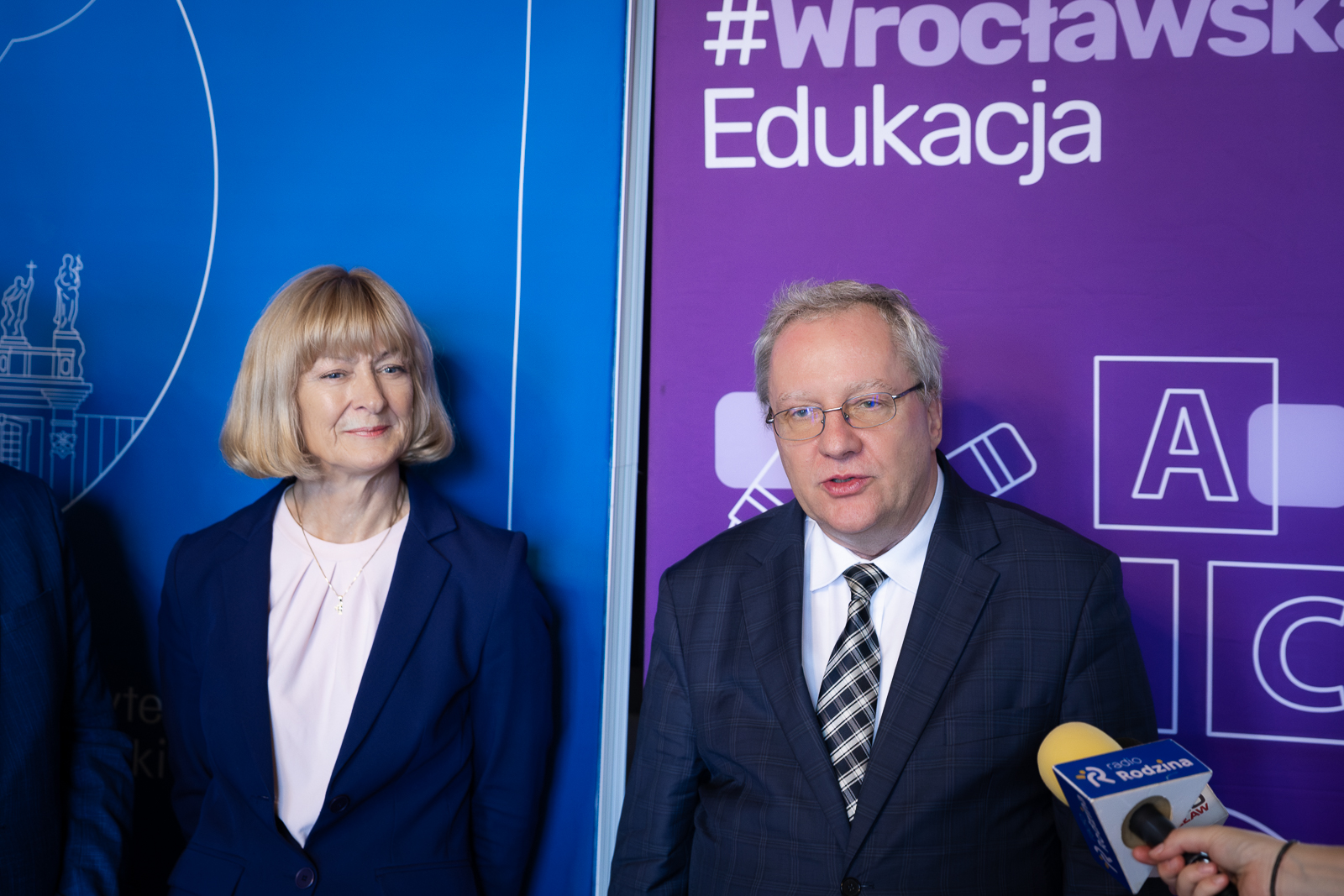 grupa ludzi