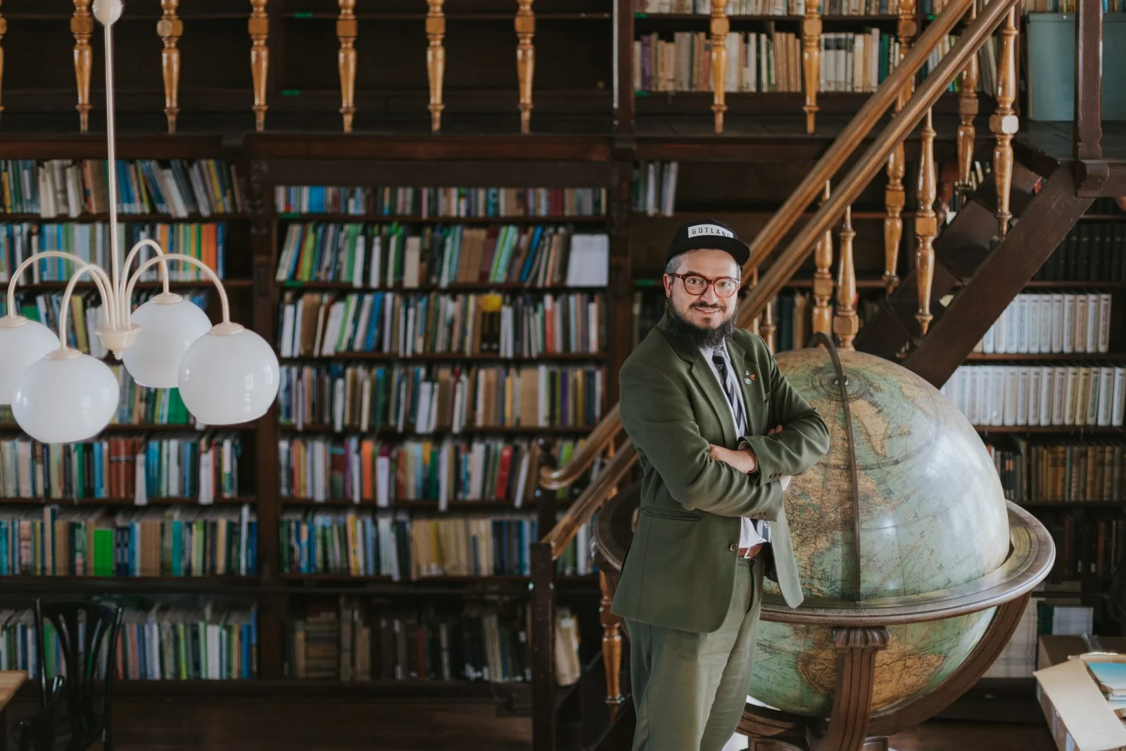 Prof. Strzelecki w bibliotece UWr