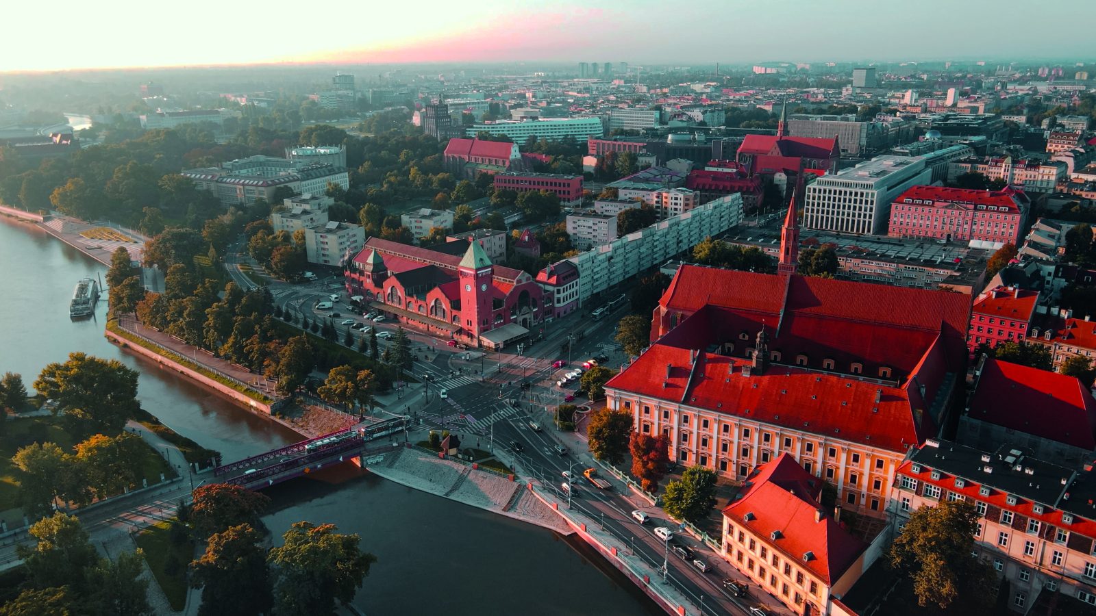 zdjęcie przedstawiające budynki uniwersyteckie