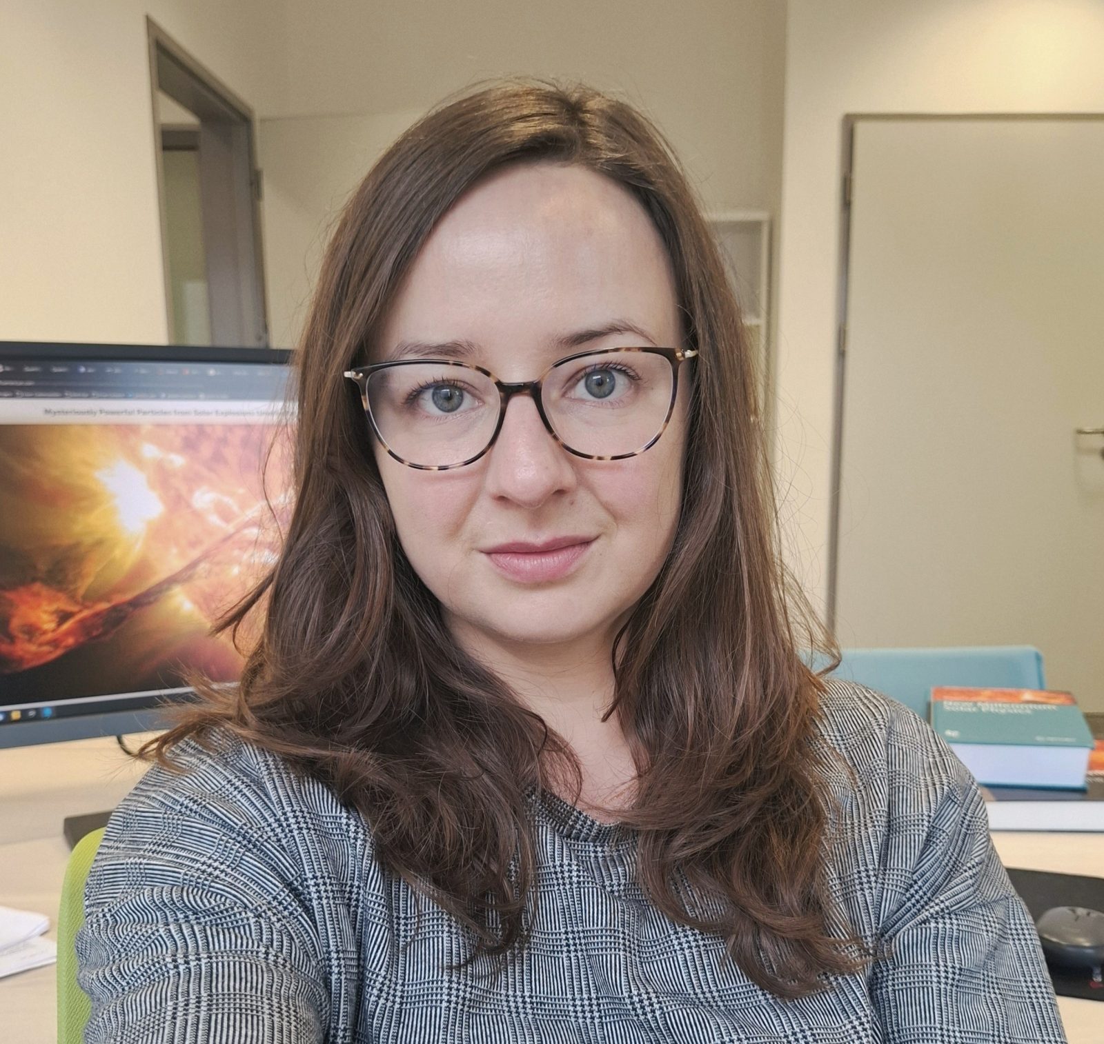 zdjęcie przedstawiające młodą kobietę