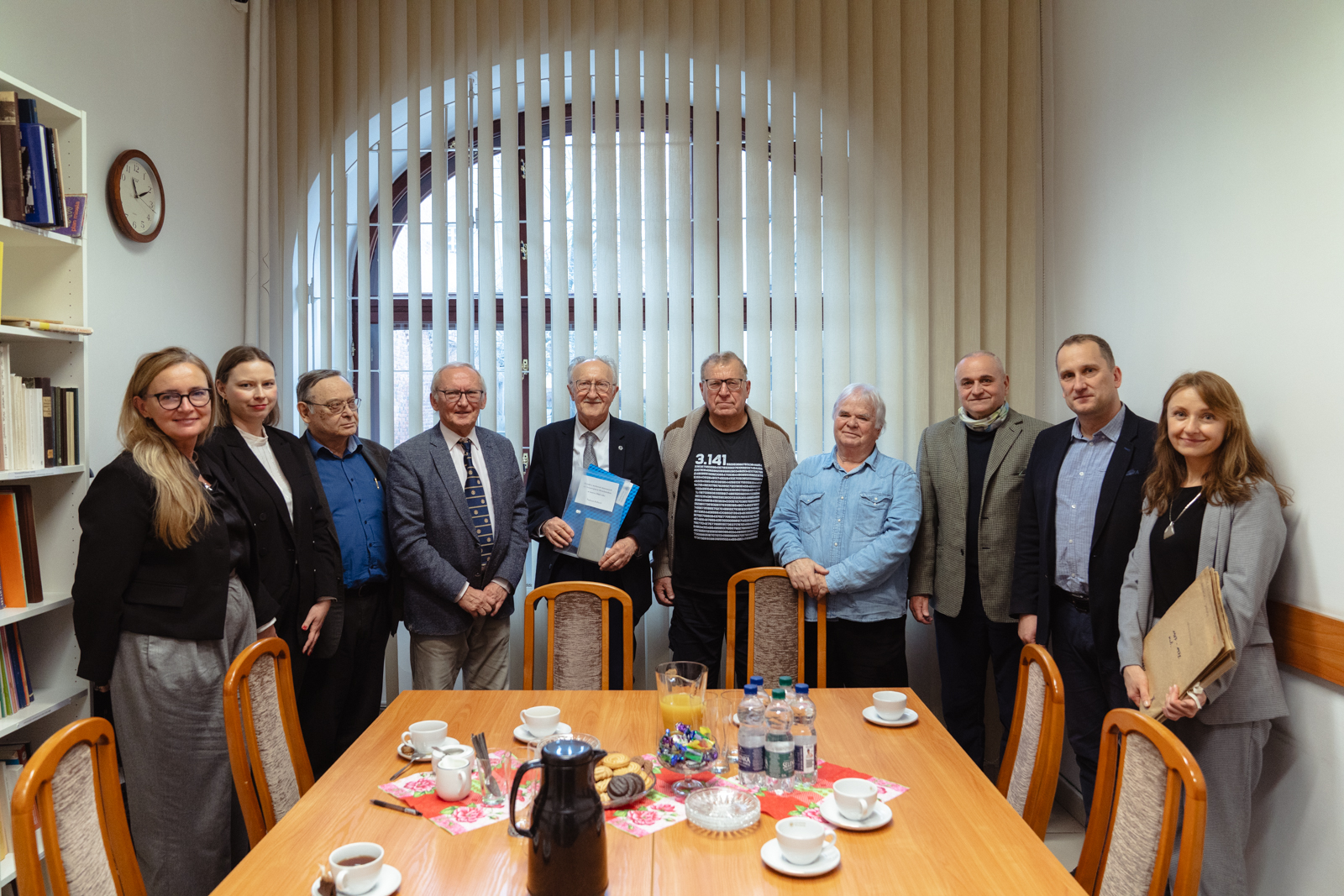 zdjęcie przedstawiające grupę ludzi