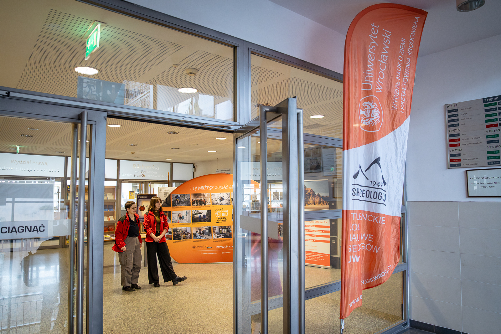 Nauka na Fali, spotkanie będące relacją z wyprawy studentów Uniwersytetu Wrocławskiego na Spitsbergen - GeoArctric Expedition 2025. fot. Paweł Piotrowski