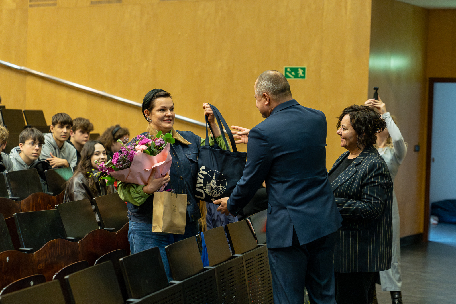 Nauka na Fali, spotkanie będące relacją z wyprawy studentów Uniwersytetu Wrocławskiego na Spitsbergen - GeoArctric Expedition 2025. fot. Paweł Piotrowski
